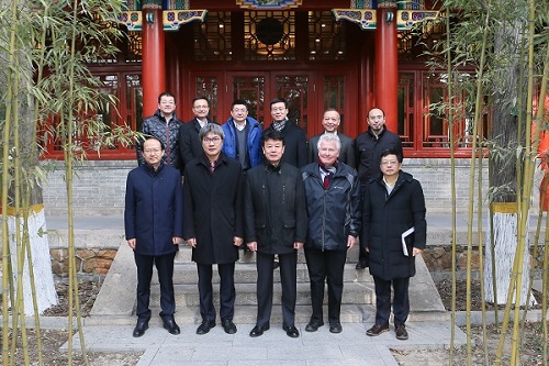 座談會代表合影.jpg 座談會代表合影.jpg
